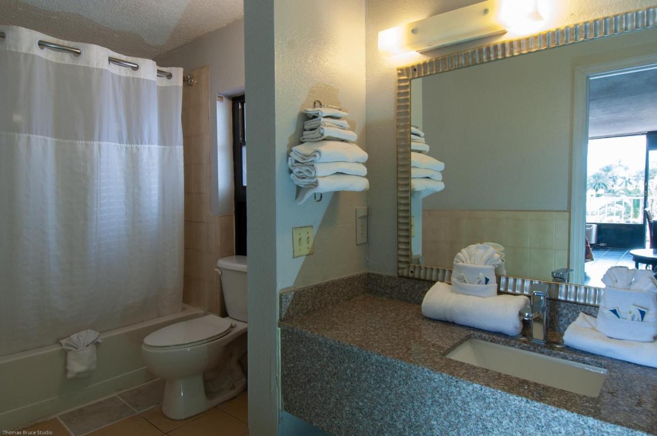 Express Inn & Suites - 5 Miles From St Petersburg Clearwater Airport 外观 照片