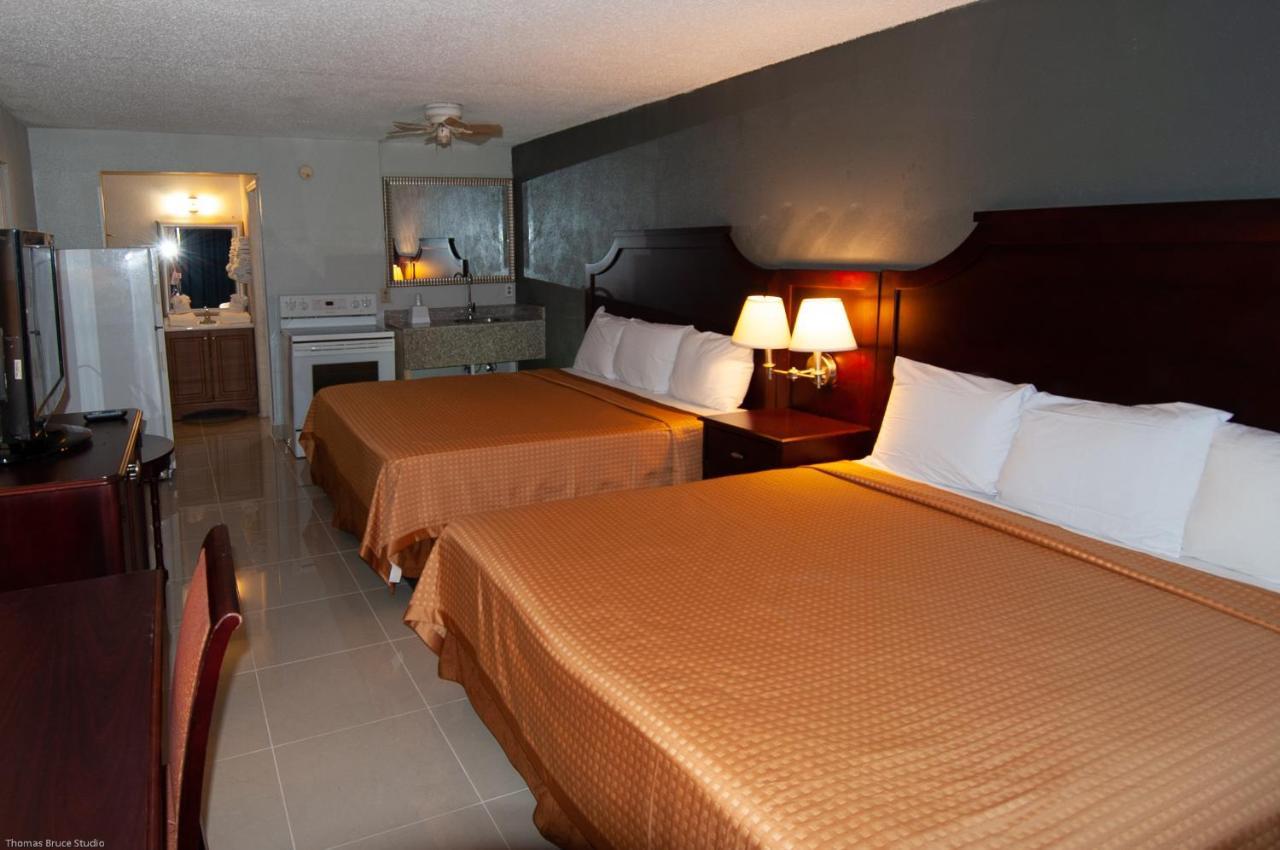 Express Inn & Suites - 5 Miles From St Petersburg Clearwater Airport 外观 照片