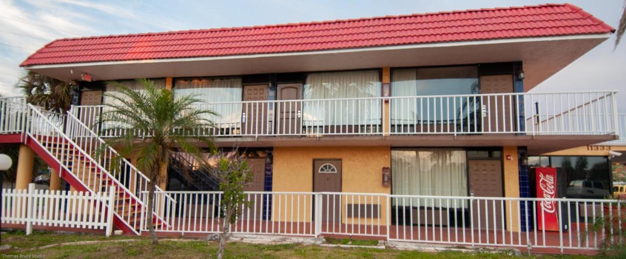 Express Inn & Suites - 5 Miles From St Petersburg Clearwater Airport 外观 照片